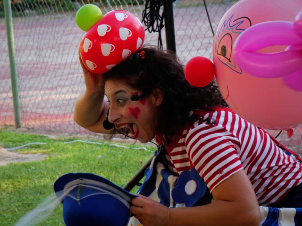 Clown Sculture di palloncini in Piazza