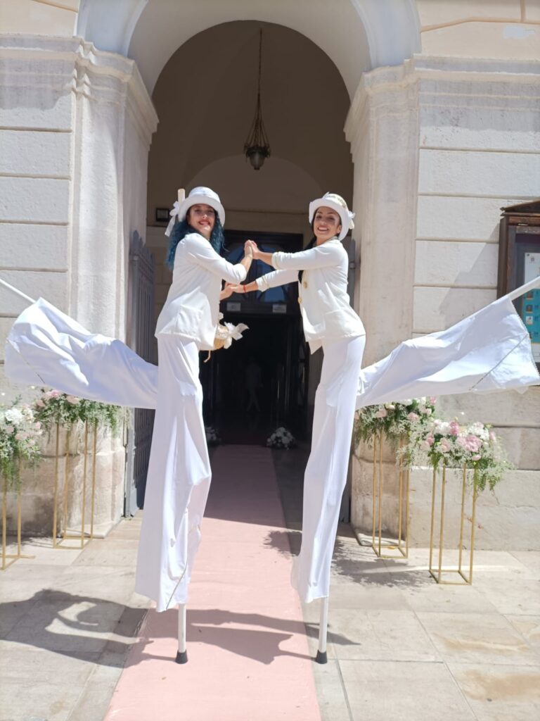 spettacolo su  Trampoli, Animazione Matrimoni artisti di strada  - spettacolo su  Trampoli, Fornitori artisti di strada  - spettacolo su  Trampoli, Matrimonio artisti di strada  - spettacolo su  Trampoli, Nozze artisti di strada  - spettacolo su  Trampoli, Animazione Matrimoni Puglia, Animazione Matrimoni Lecce, Matrimonio Puglia, Fornitori Puglia, Fornitori Lecce, Matrimonio Lecce