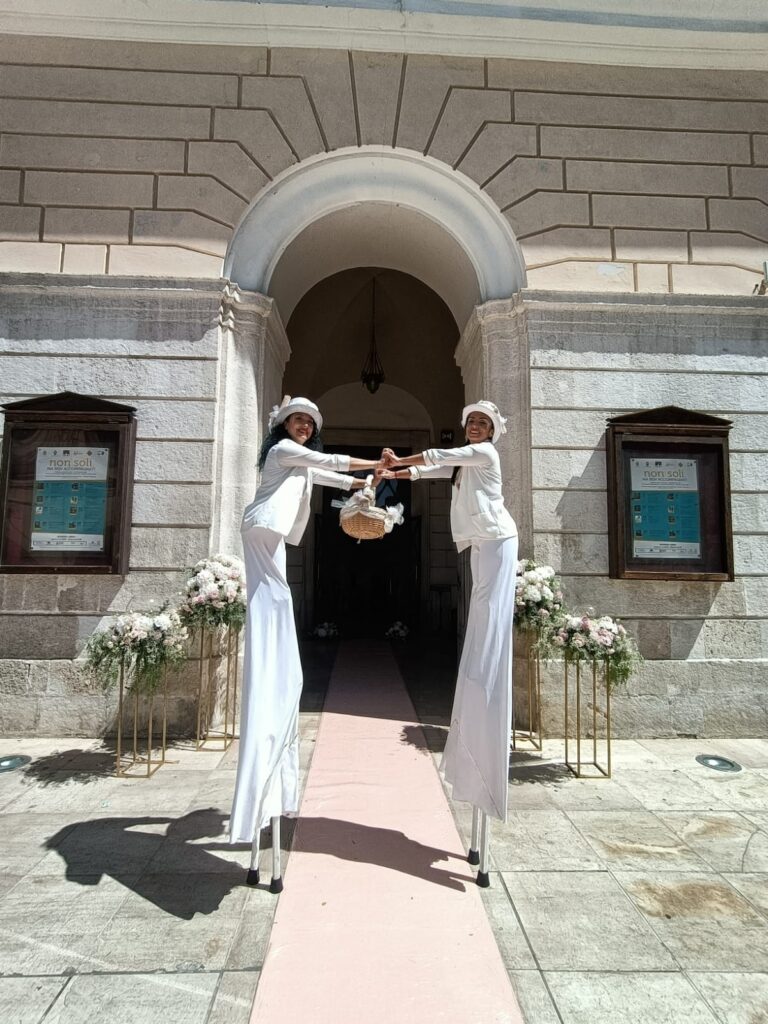 spettacolo su Trampoli, Animazione Matrimoni artisti di strada - spettacolo su Trampoli, Fornitori artisti di strada - spettacolo su Trampoli, Matrimonio artisti di strada - spettacolo su Trampoli, Nozze artisti di strada - spettacolo su Trampoli, Animazione Matrimoni Puglia, Animazione Matrimoni Lecce, Matrimonio Puglia, Fornitori Puglia, Fornitori Lecce, Matrimonio Lecce