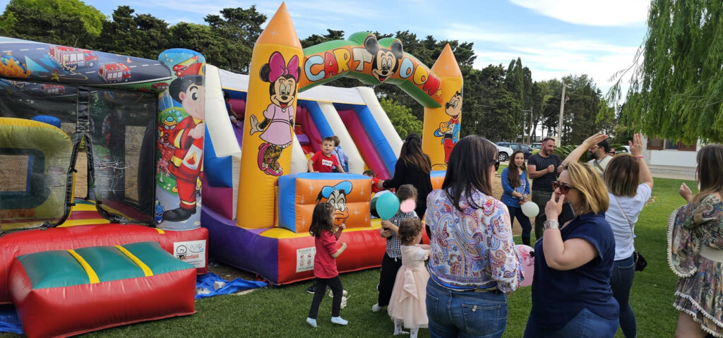Scatena il divertimento per i bambini con Salento World Events! Offriamo una vasta gamma di gonfiabili e servizi di animazione per trasformare ogni festa in un evento memorabile a Lecce, Brindisi e Taranto. Scegli tra castelli gonfiabili, scivoli giganti e giochi interattivi, garantendo sicurezza e qualità. Perfetto per feste private, eventi aziendali e manifestazioni comunali. Contattaci oggi per rendere la tua prossima festa un successo!