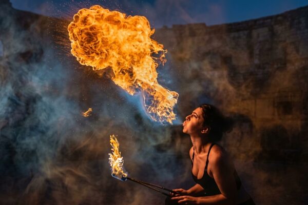 spettacoli-fuoco-puglia-mangia-fuoco-sputafuoco-giocoleria-fuoco (12)