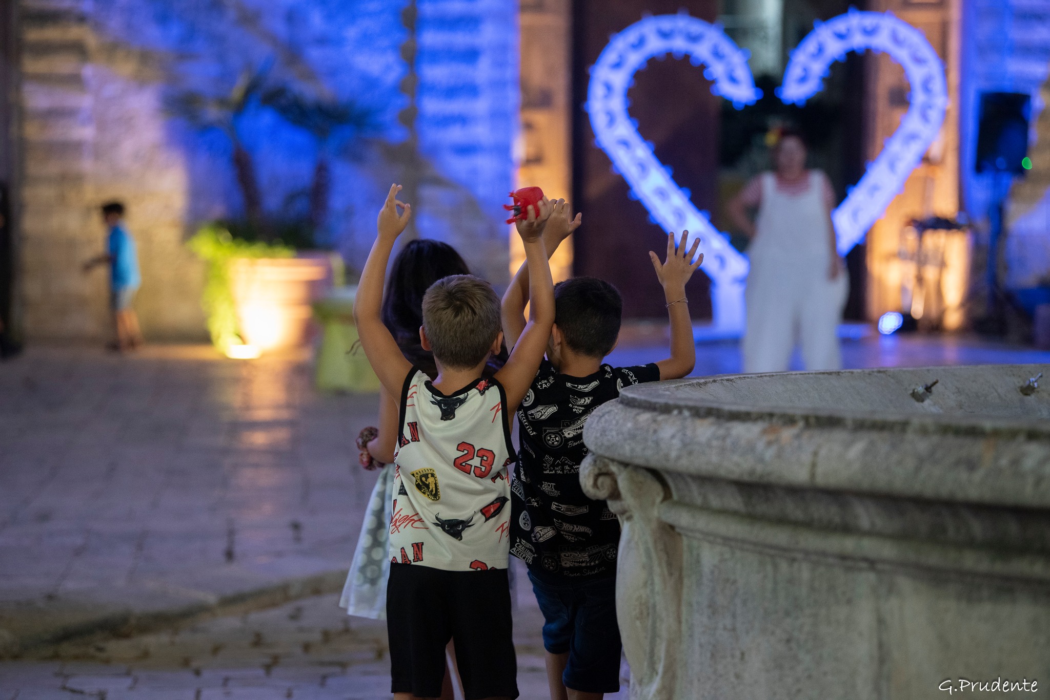 un-cuore-grande-cosi-lella-bretella-papillon-le-burlon-artistidistrada-puglia-open-circus-puglia-japigiawedding (6)