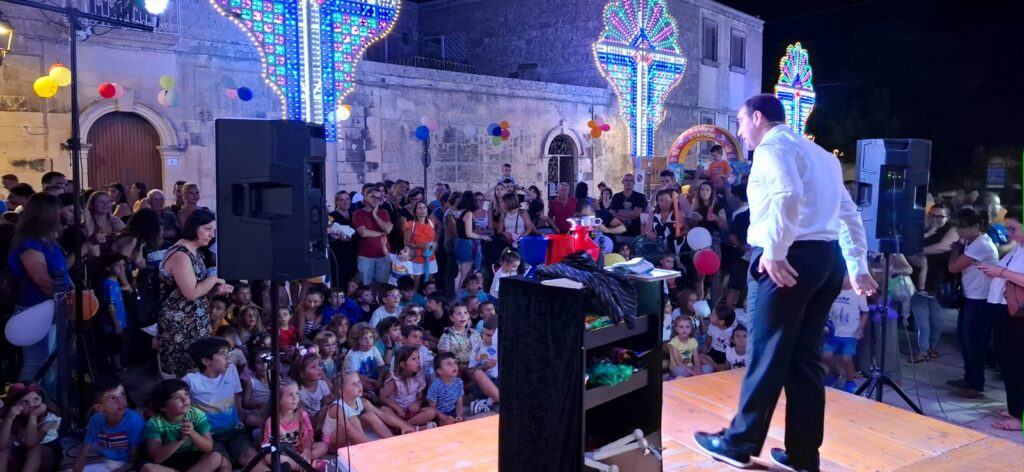SPETTACOLO DI MAGIA CON IL MAGO MILO