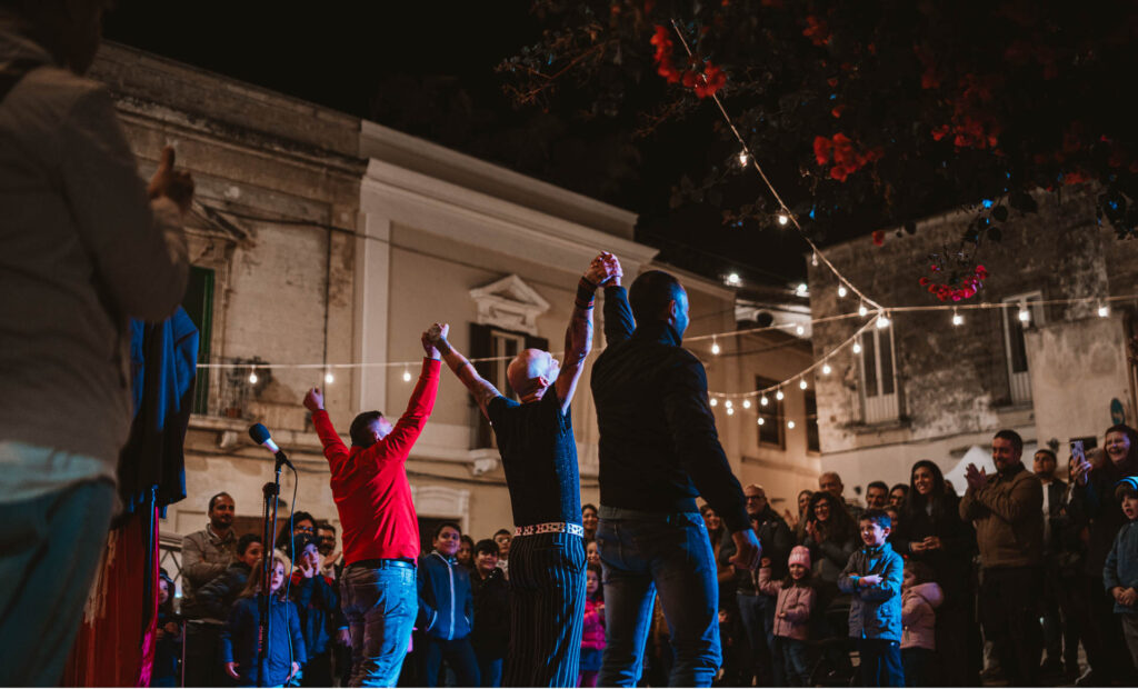 Mosè Jò – Giocoliere Comico per Eventi

Scopri Mosè Jò, il giocoliere comico ideale per feste, matrimoni, sagre ed eventi aziendali. Uno show unico che combina giocoleria, clown e gag comiche per un intrattenimento interattivo e coinvolgente. Adatto a grandi e piccoli, con una durata flessibile e spettacoli personalizzabili sia per interni che per esterni. Perfetto per compleanni, cene spettacolo e feste di paese.

Prenota ora e porta la magia del circo al tuo evento!